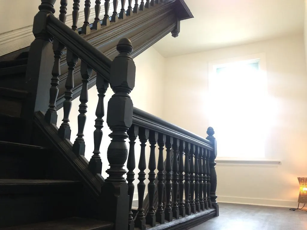 Bnbto Toronto Guest house
