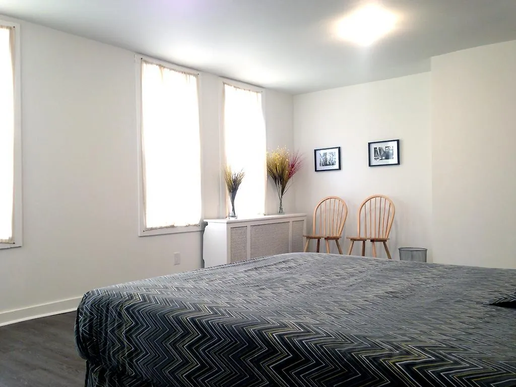Bnbto Toronto Guest house
